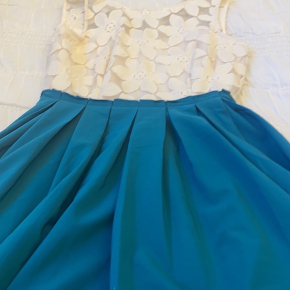 Altard state dress - Picture 2 of 3